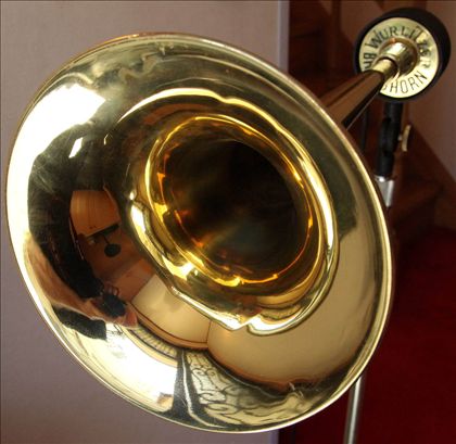 Wurlitzer-Brasshorn 21-inch auxiliary speaker